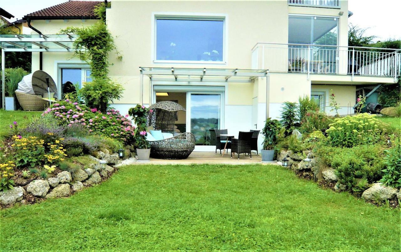 Haus Am Weinberg II Leilighet Seekirchen am Wallersee Eksteriør bilde